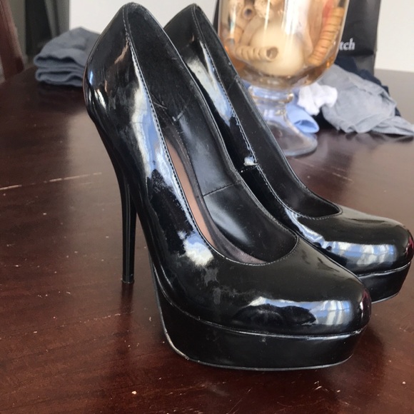 Black pumps - Picture 1 of 2